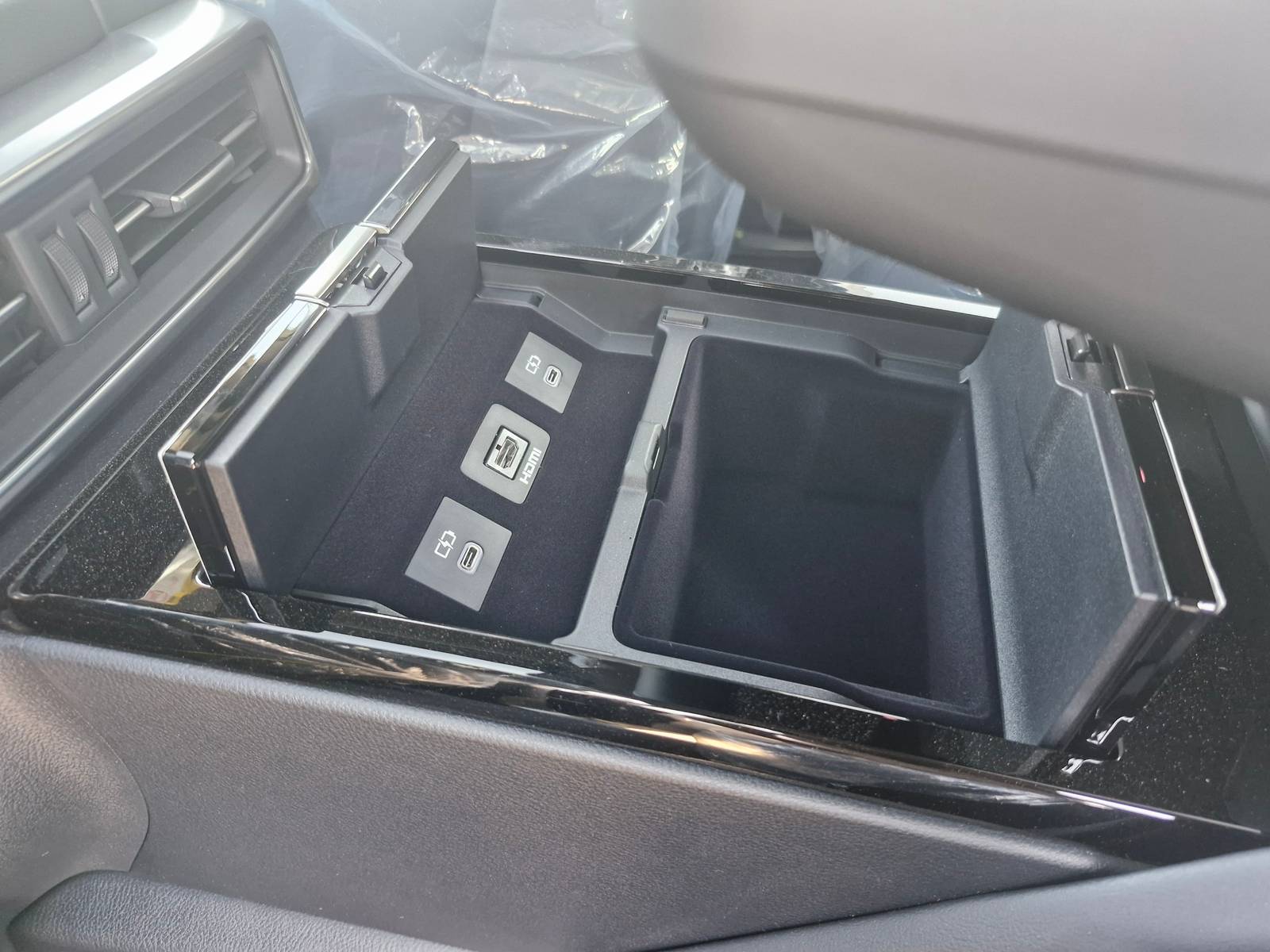Lexus LX 2026 LX700H VIP - 3.5L PET - 25 SPEAKERS ML thumb 13