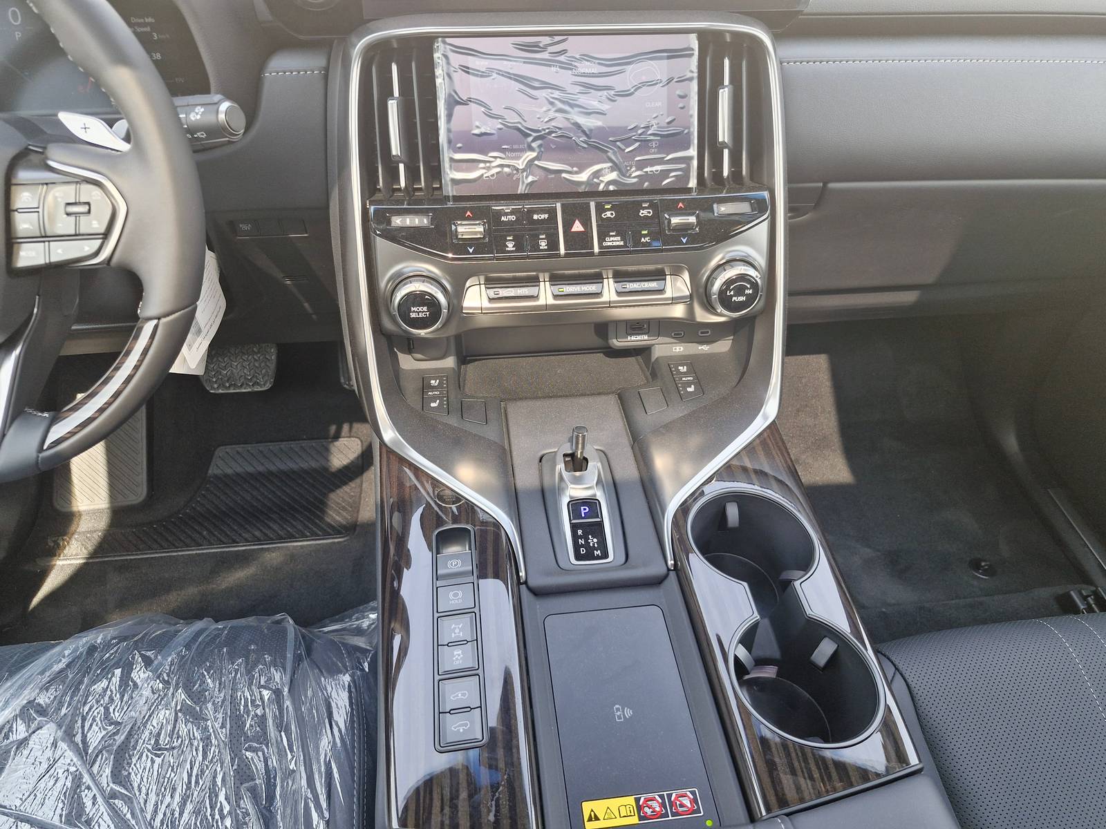 Lexus LX 2026 LX700H VIP - 3.5L PET - 25 SPEAKERS ML thumb 33