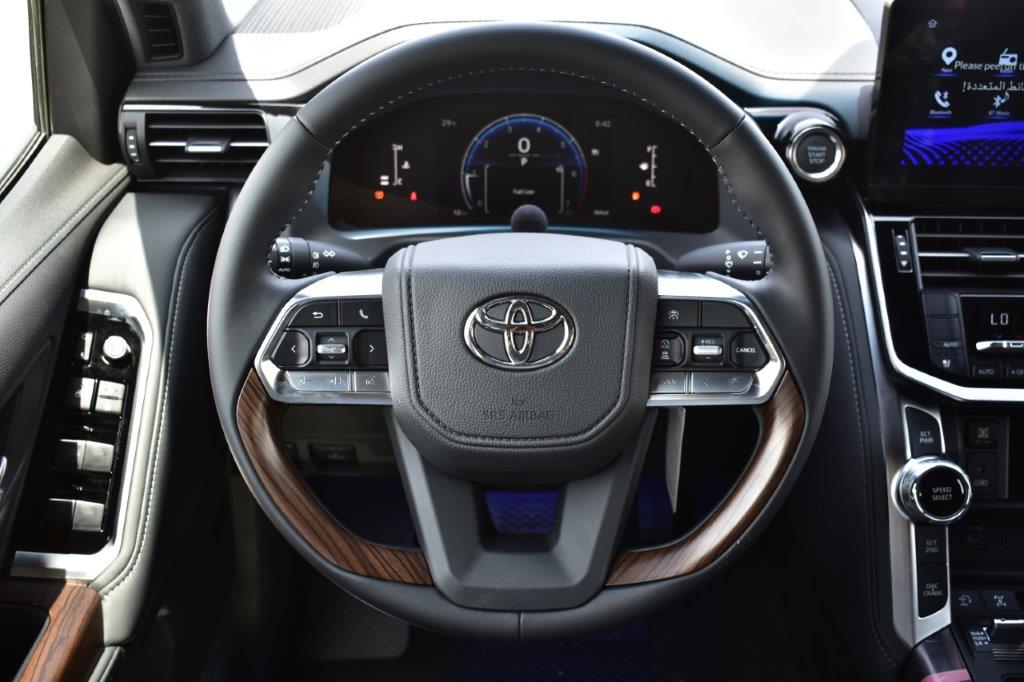 Toyota Land Cruiser 2026 VXR 4.0L Omani thumb 11