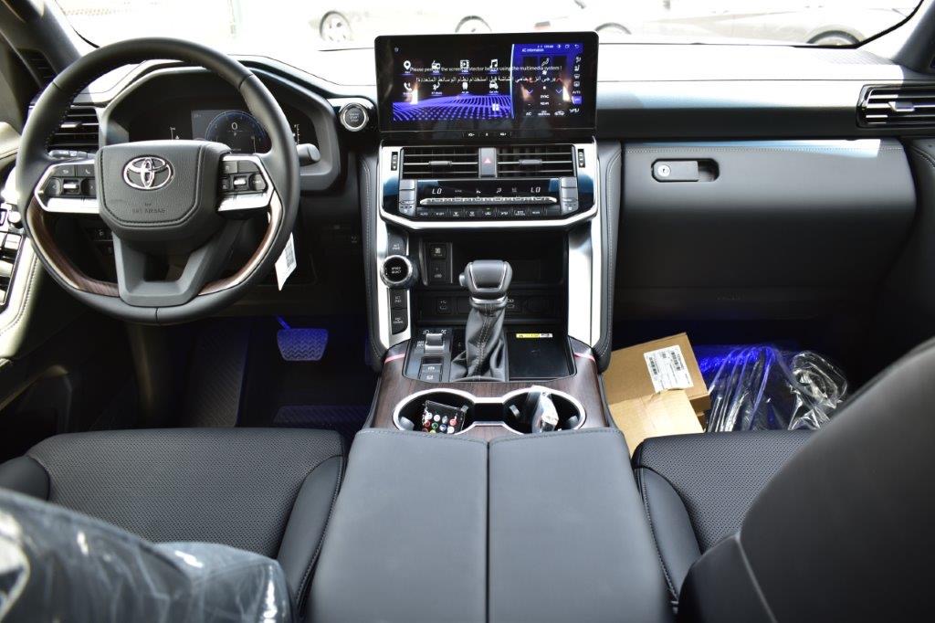 Toyota Land Cruiser 2026 VXR 4.0L Omani thumb 14