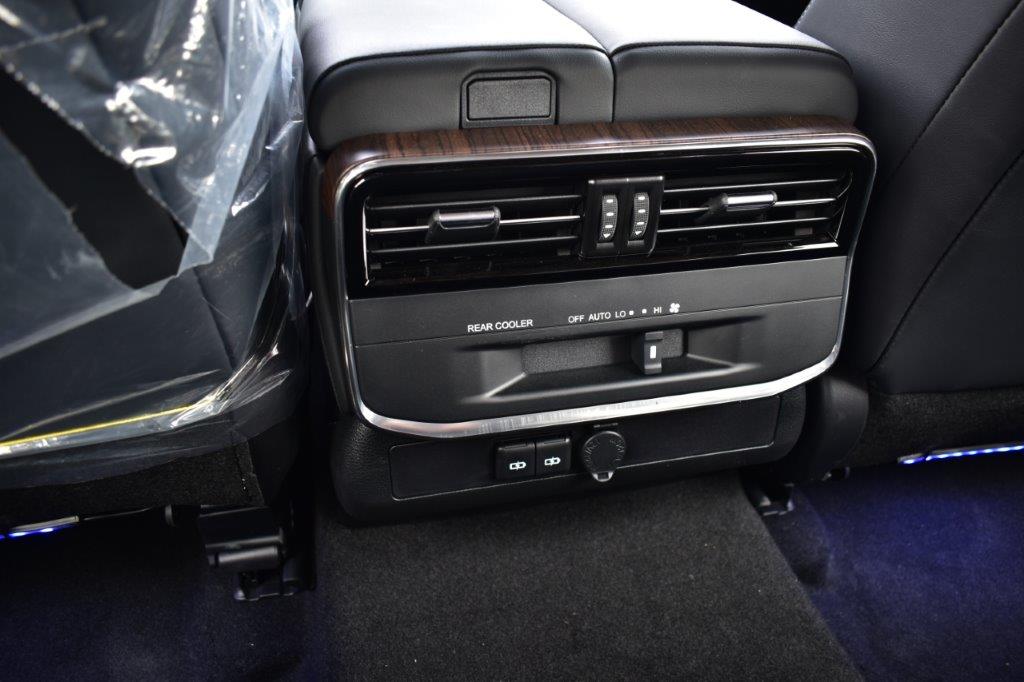 Toyota Land Cruiser 2026 VXR 4.0L Omani thumb 38