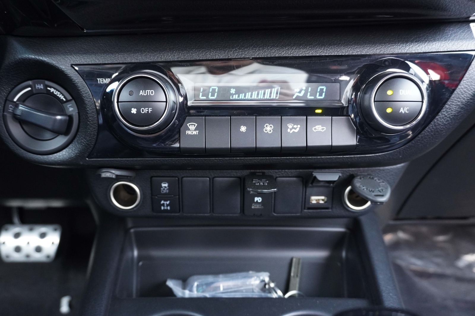 Toyota Hilux 2026 thumb 22