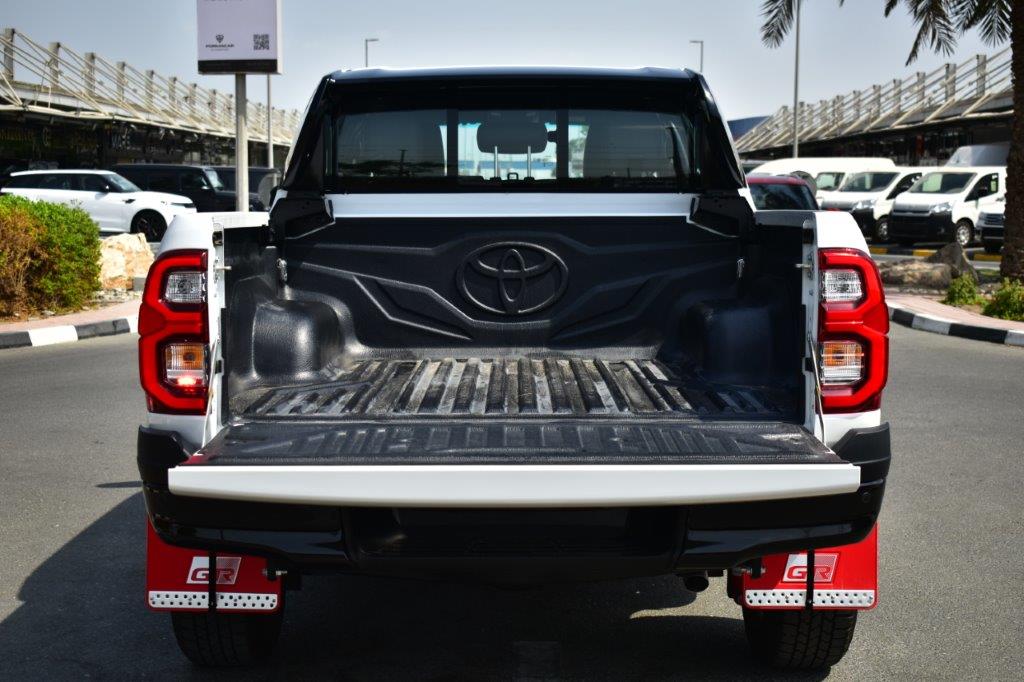 Toyota Hilux 2025 thumb 11