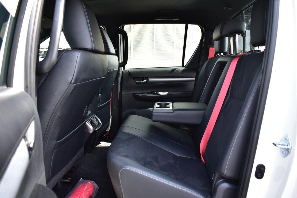 Toyota Hilux 2025 thumb 14