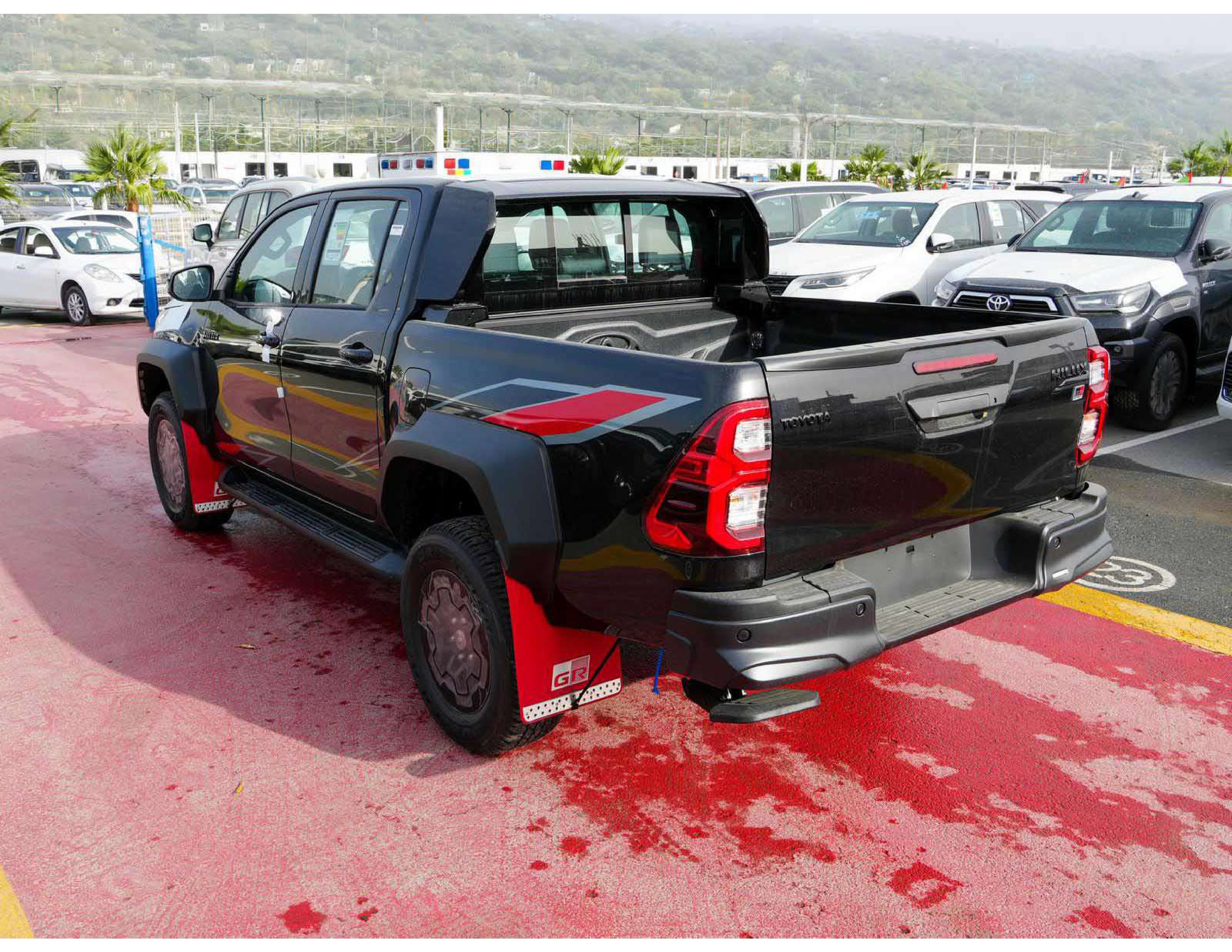 Toyota Hilux 2026 2.8L V4 Diesel GR Sport thumb 4