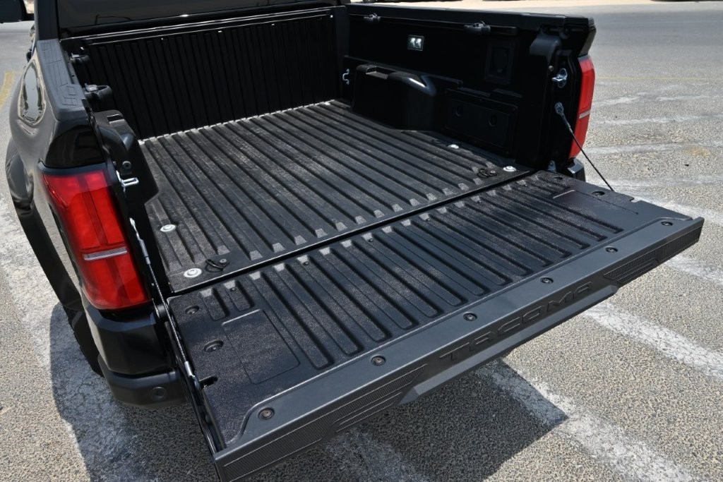 Toyota Tacoma 2026 TRD PRO HYBRID thumb 7