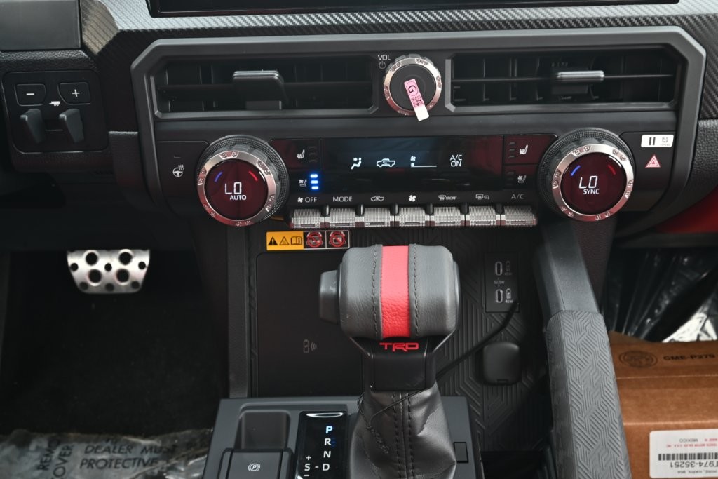 Toyota Tacoma 2026 TRD PRO HYBRID 2.4L thumb 14