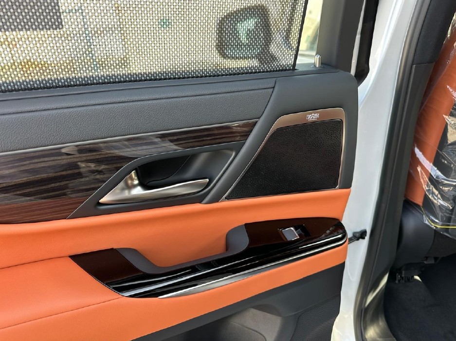 Lexus LX 600 2026 VIP thumb 10