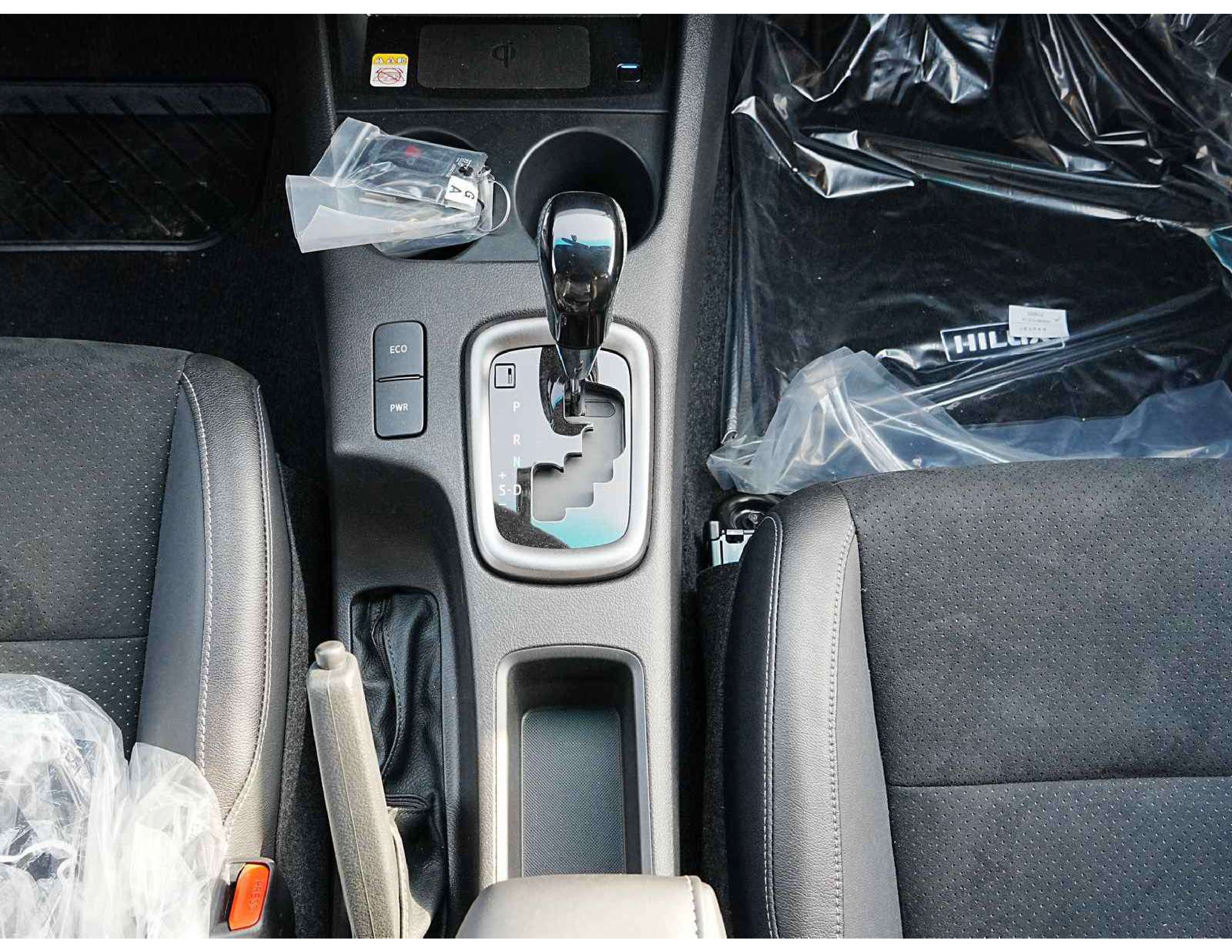 Toyota Hilux 2026 4.0L GR - Sport thumb 9
