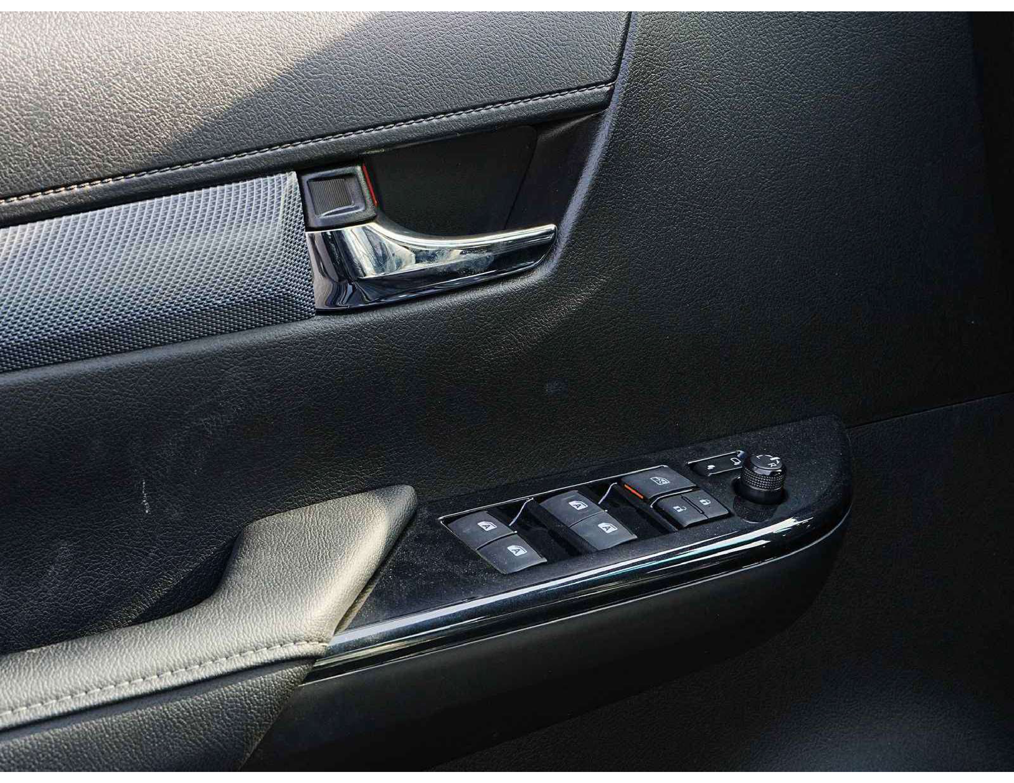 Toyota Hilux 2026 4.0L GR - Sport thumb 15