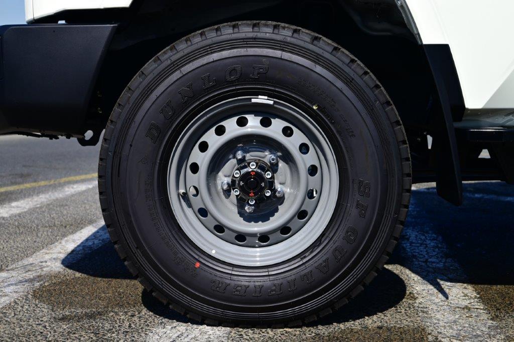 Toyota Land Cruiser 2026 (LC78) 2.8L thumb 3