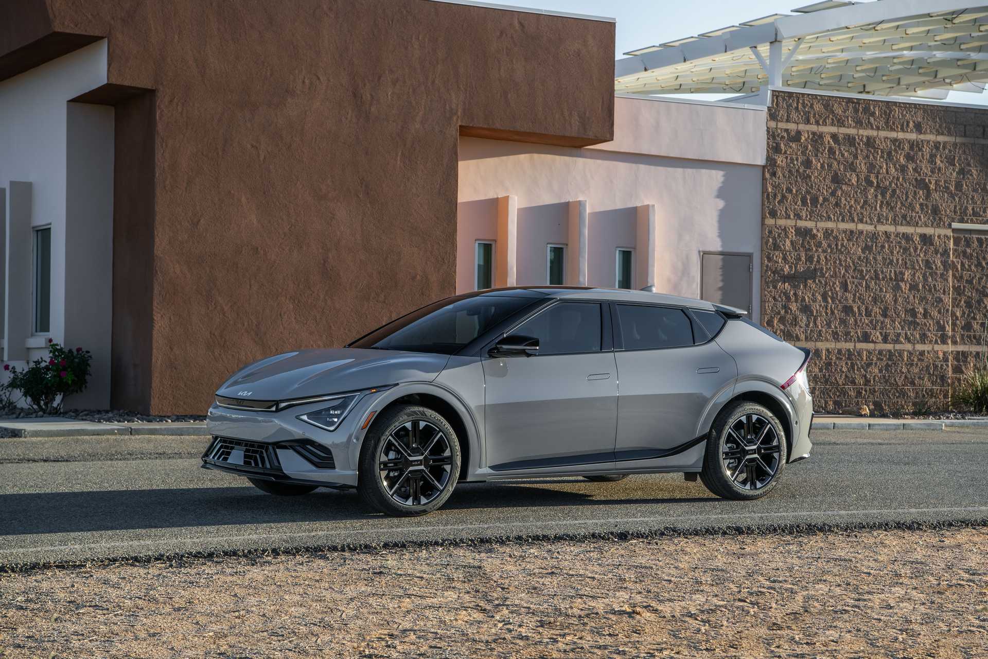 1 generation [restyling] (CV1)