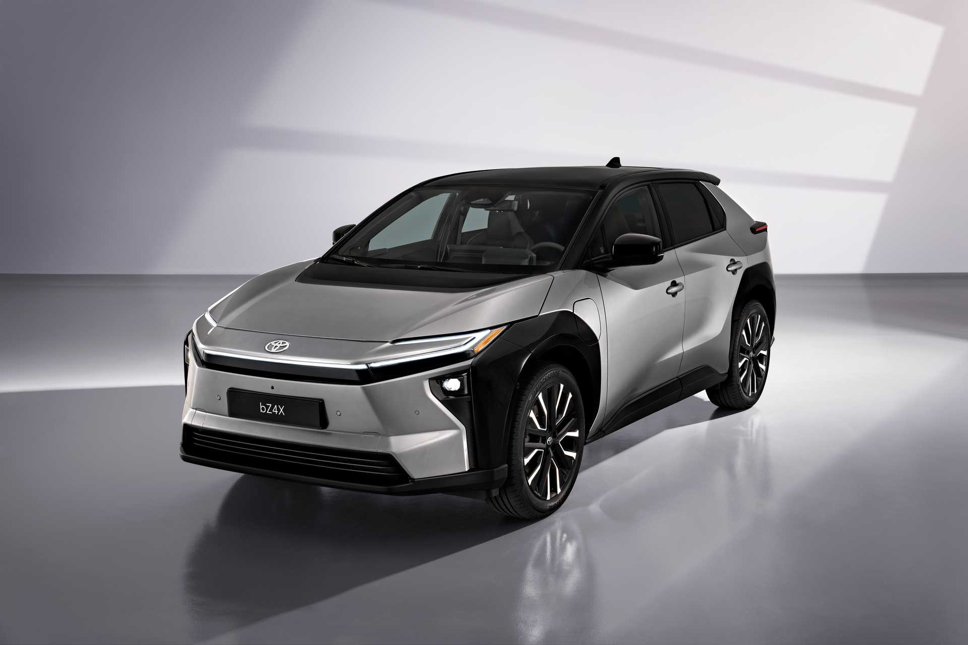 1 generation (XEAM10/XEAM15) [restyling]