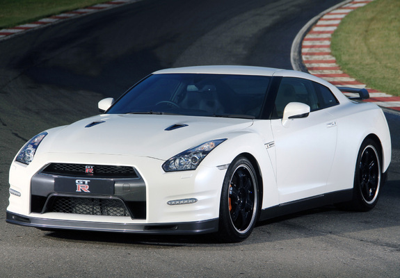 1 generation (R35) [restyling]